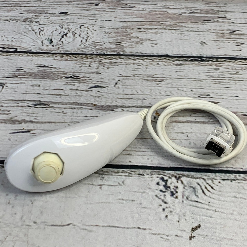 Nintendo Wii Nunchuk Controller White Wired Auxiliary Gamepad OEM Tested